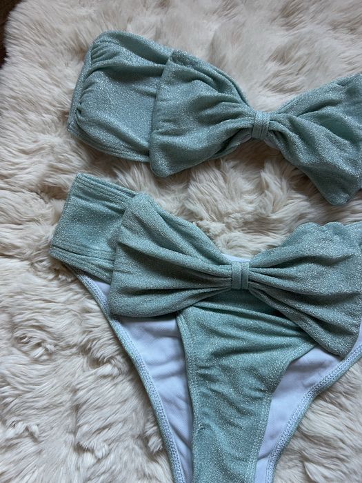 Costum de baie stralucitor cu funde