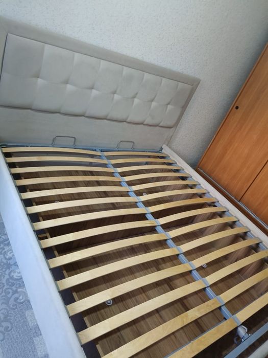 Продам кровать б/у