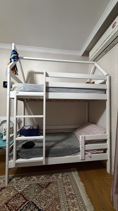 Продам двухъярустную кровать