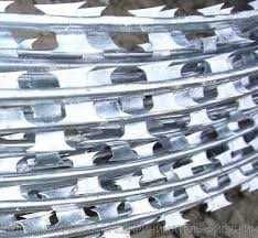 Егоза, колючая проволока