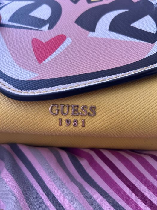 Дамска чанта Guess