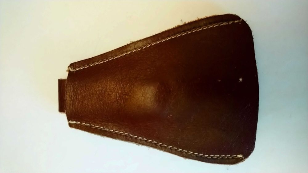 Кожен калъф за ключове.