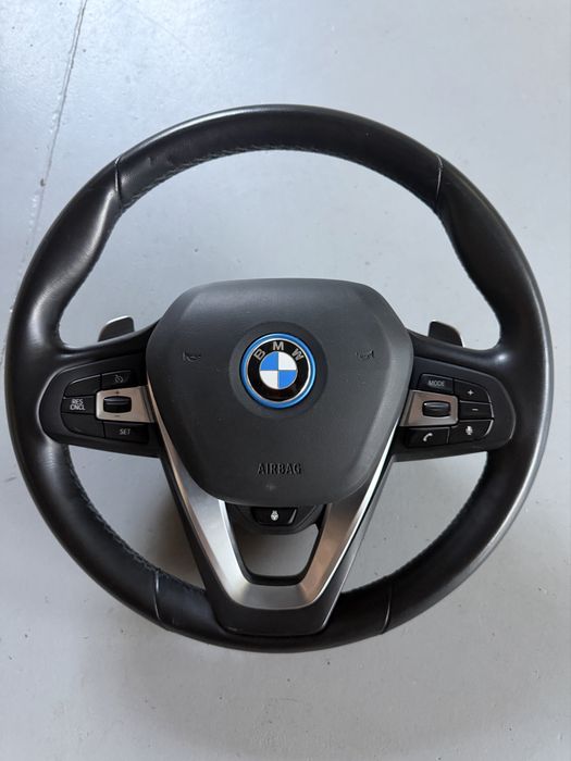 Волан BMW G20 с пера, подгрев и airbag – оригинален