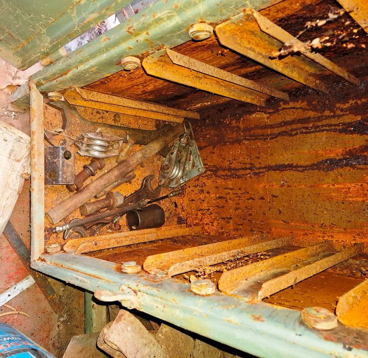 Продам металлический верстак