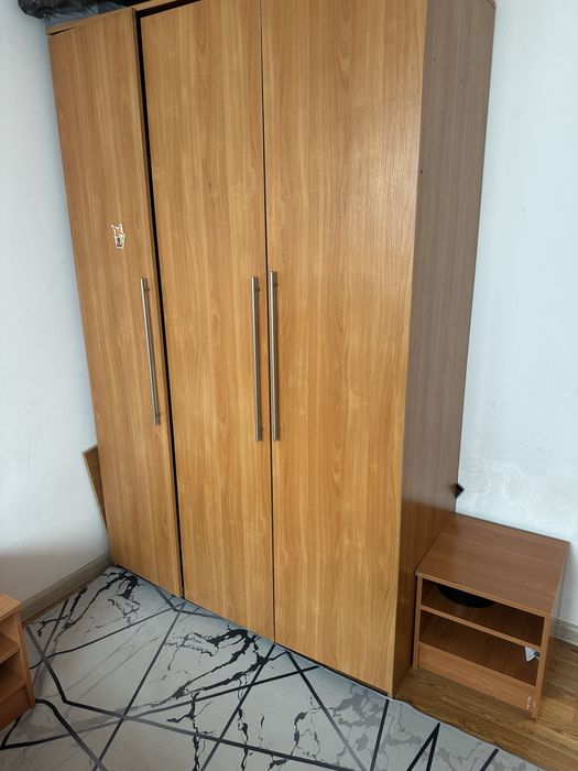 Диван и шкаф.   .