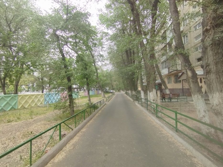 2 комнатная в 9 мкрн 1 этаж