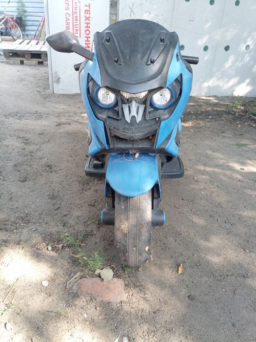 Мотик детский на аккумуляторе.