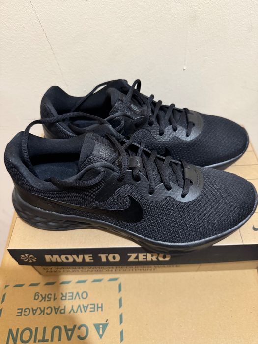 Nike Revolution 6