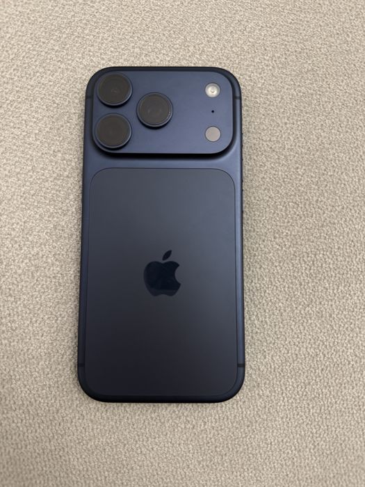Продаю iPhone 17 pro