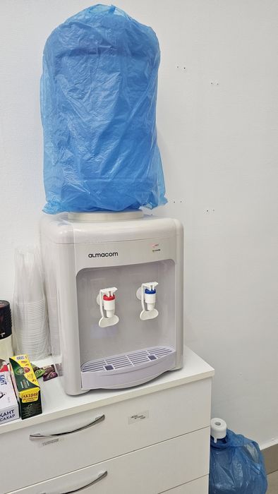 Подам кулер для воды настольный