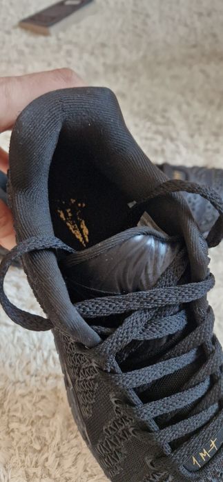 Продаются кроссовки