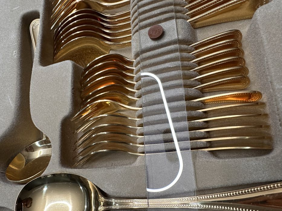 Vand set tacamuri 37 piese auriu/gold