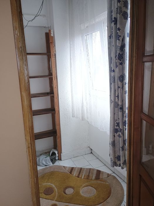 Închiriez garsonieră