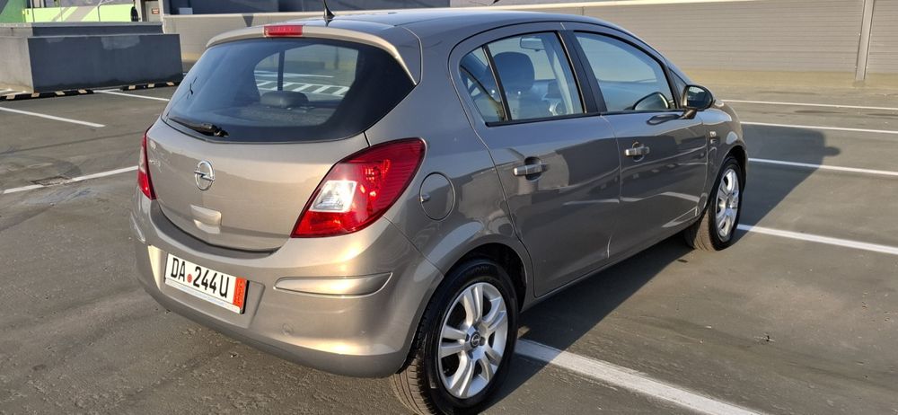 Opel Corsa 1.2,cutie automată