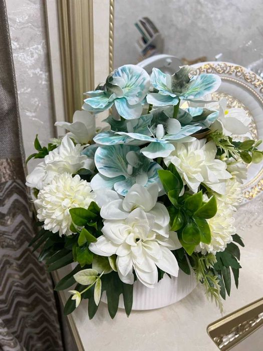 Композитные цветы для интерьера