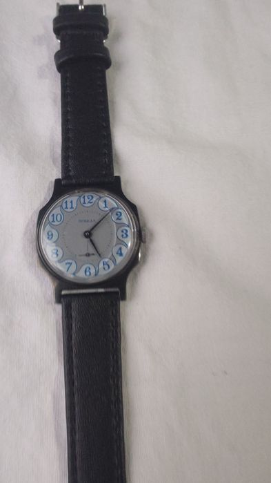 Победа NOS, нов съветски механичен часовник, с ръчно навиване.