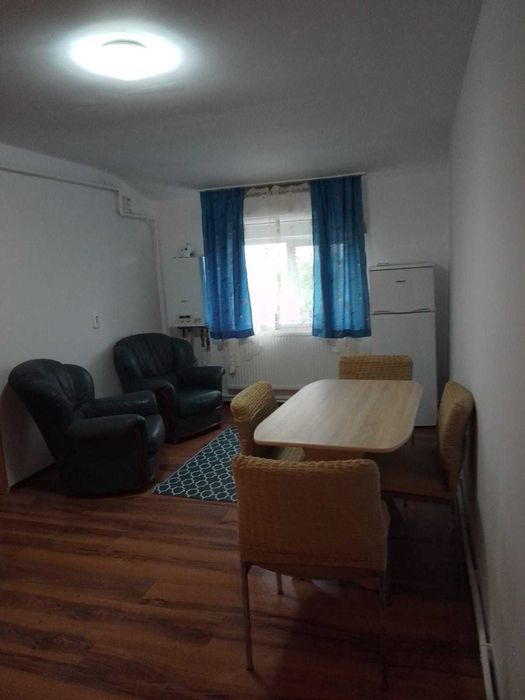 Inchiriez apartament 3 camere