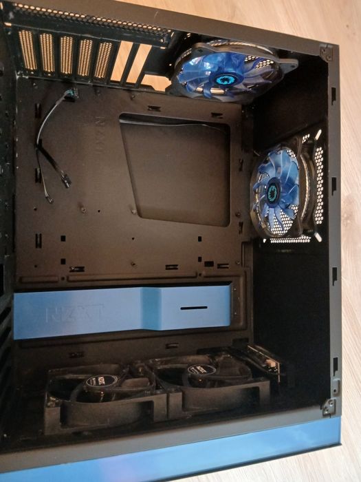 Кутия NZXT S340 mid + NZXT Grid+ контролер