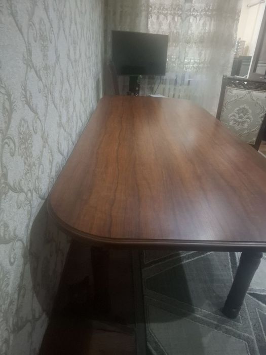 Стол 2,50 ×1,10.   6 стул Стол и 6 стульнв комплект .