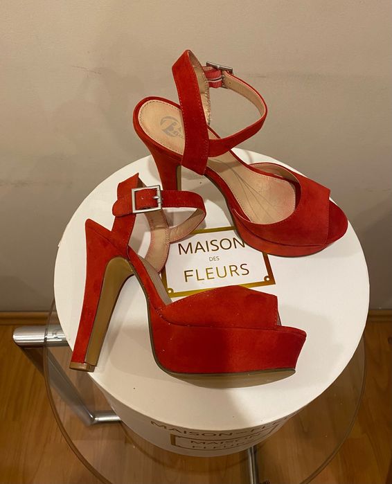 Sandale elegante de culoare roșu