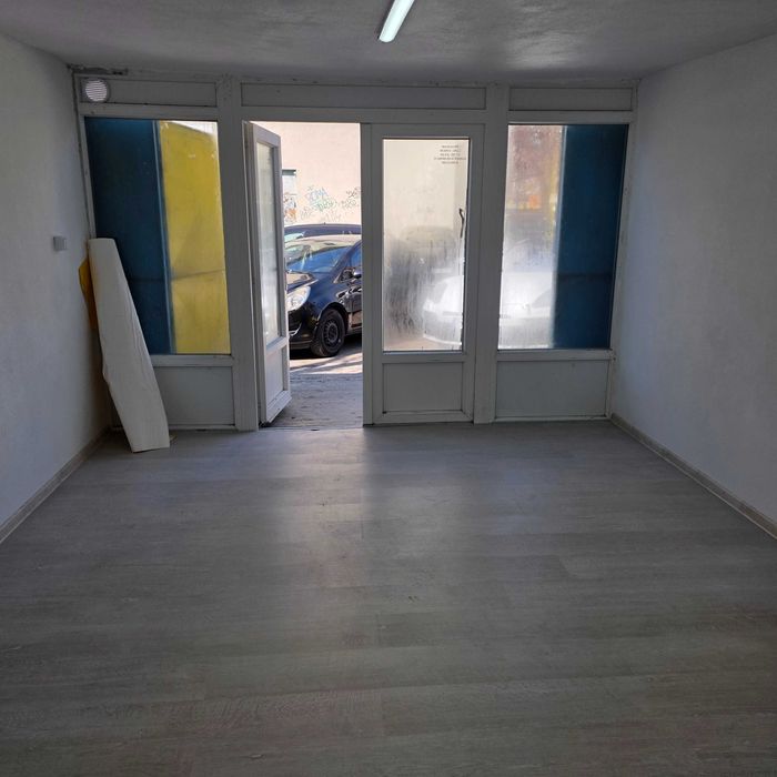 Inchiriez spatiu ideal pt xerox in complex studentesc--zona garajelor