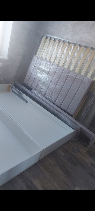 Продам кровать с матрасом