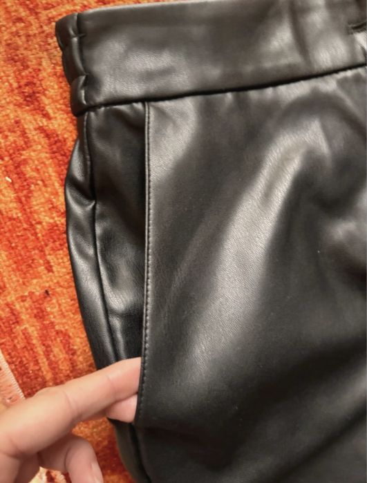 Pantaloni imitatie piele drepti S