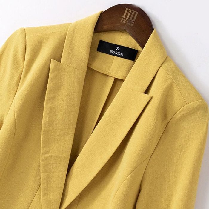 Женский костюм стильный