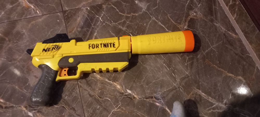 Vând mai multe arme de jucărie nerf.STARE IMPECABILĂ