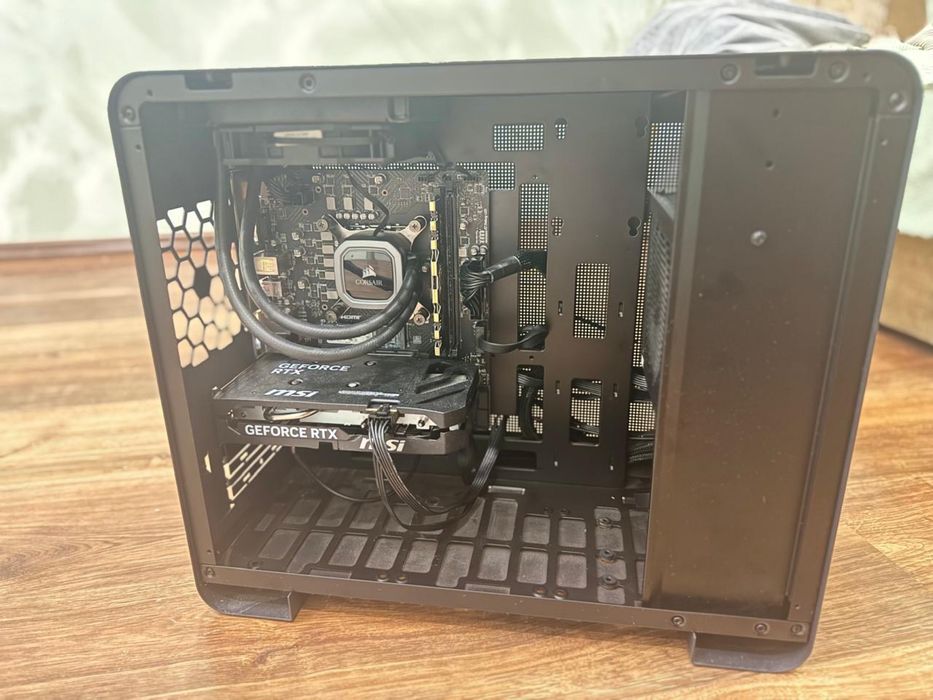 Мощный системный блок для игр и работы!