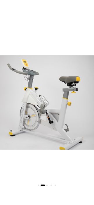 Bicicleta spining techfit sbk800, volanta 8kg eficienta, 99 trepte