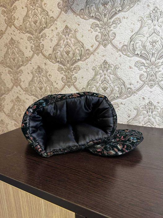 Национальные шапочки для чайников из адраса и бархата