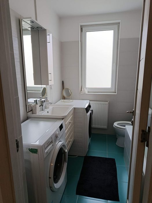 Închiriez apartament cu 2 camere Unirii