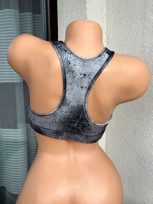 Спортно бюстие NIKE Pro (Dri-FIT) - размер S, Отлично състояние