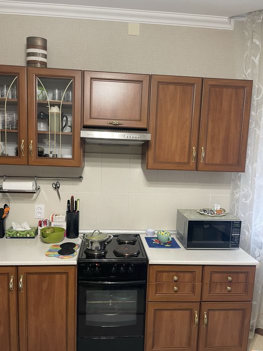 Продается кухня кухонный гарнитур