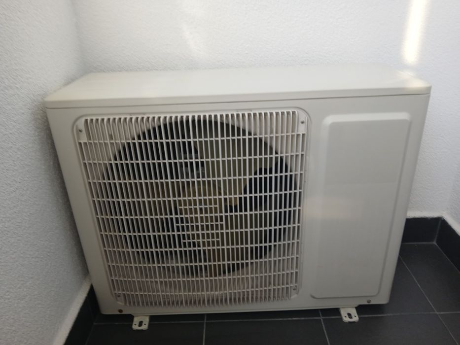 Vând aer condiționat invertor,1200 BTU