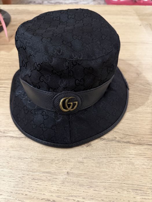 Унисекс черна шапка Gucci