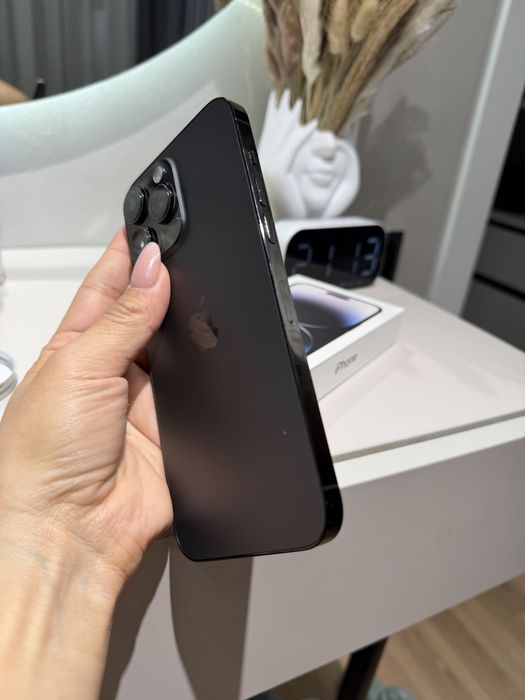 Продам айфон 14 про макс 256 гб