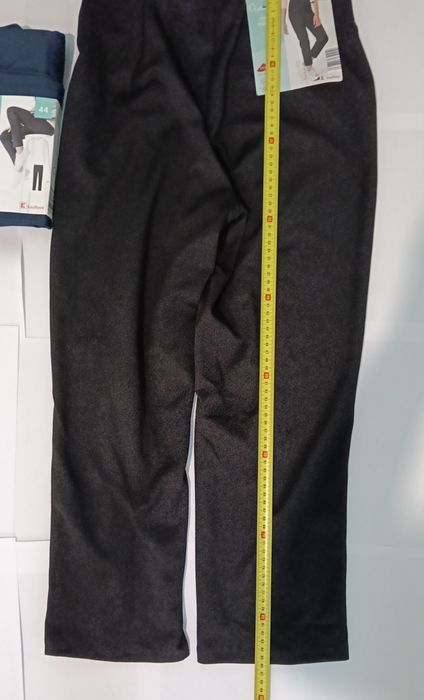 Două perechi de pantaloni damă, noi, cu etichetă,