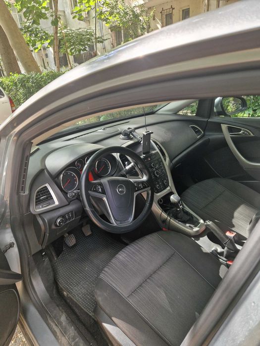 OPEL Astra 2011 — imagine 5
