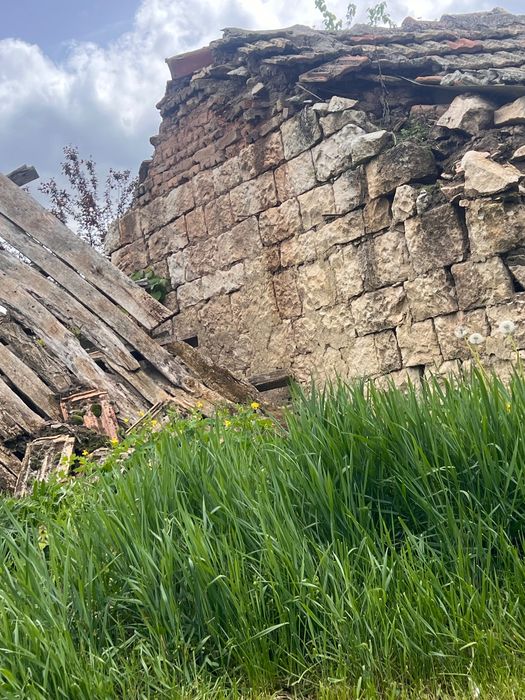 Продавам дялан камък