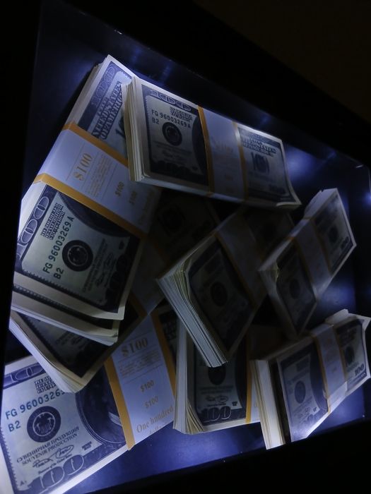 Картина с деньгами