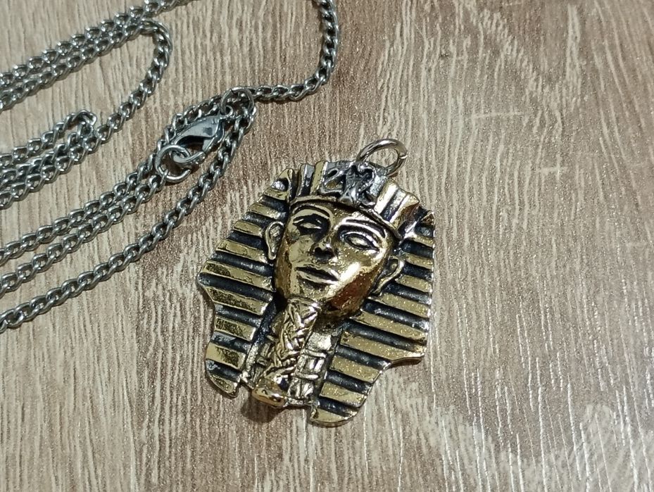 Pandantiv Tutankamon suflat cu aur și argint