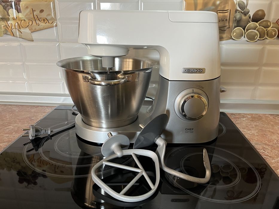 Планетарный миксер Kenwood Chef Sense
