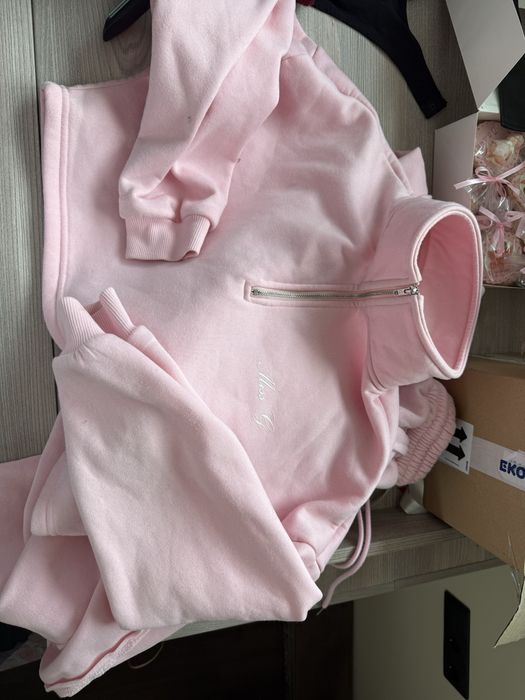 Спортен гащеризон и комплекти