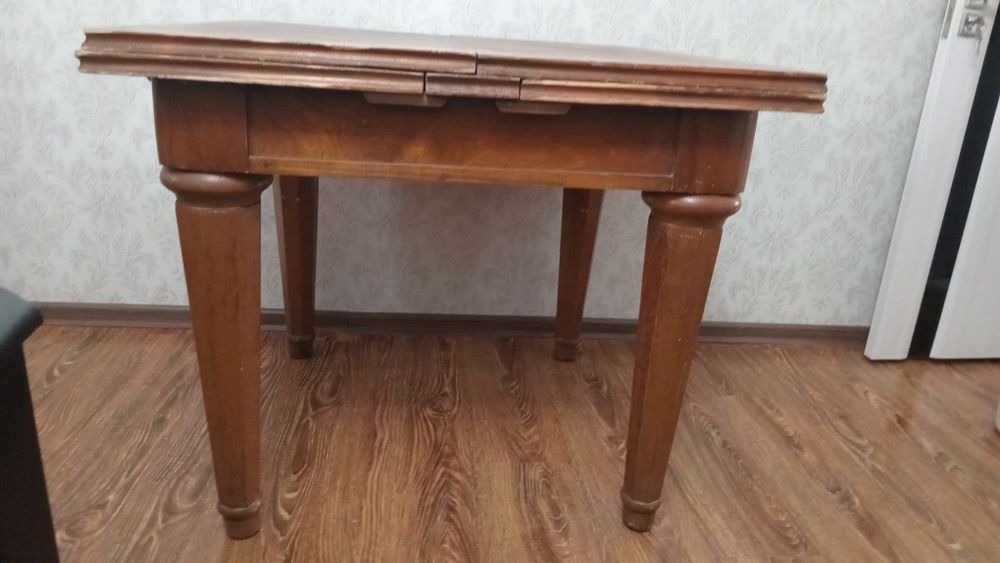 Срочно!Стол дубовый, стариный, антикварный.