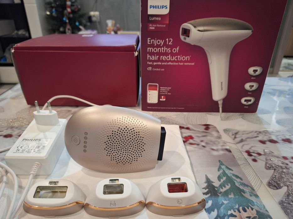 Фотоепилатор Philips Lumea 7000
