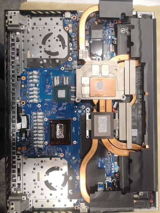 Curatare laptop, playstation 4-5, calculatoare gaming