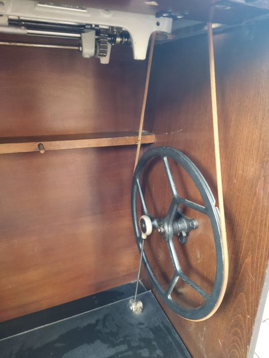 Швейная машина Веритас