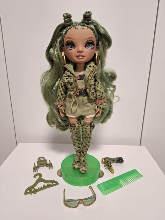 Rainbow High, Shadow High, Junior High  papusi